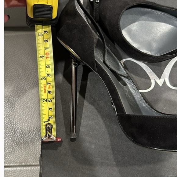 Monika Chiang Black Heels with Pointed Toe and High Thin Heel - Picture 10 of 11